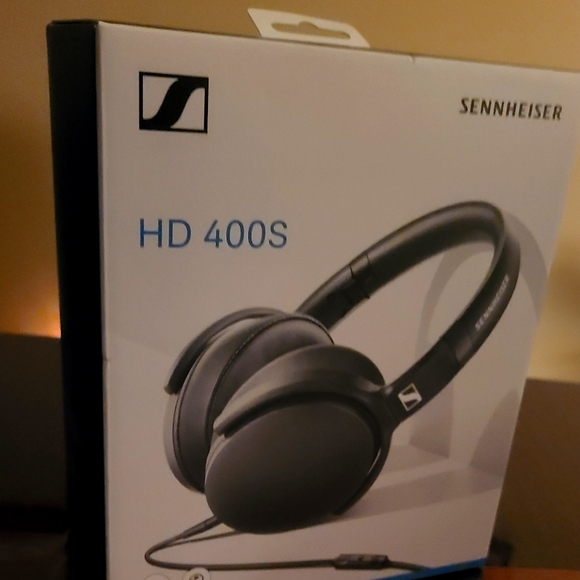 Sennheiser Corded Headphones - Picture 1 of 3